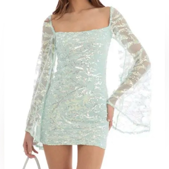 Lucy in the Sky Dresses & Skirts - Lucy In The Sky Elly Flare Sleeve Sequin Homecoming Dress in Turquoise L